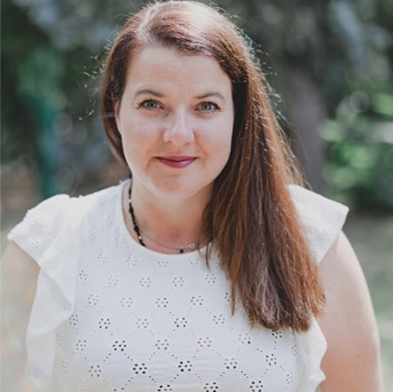 Iva Hradilov&aacute;